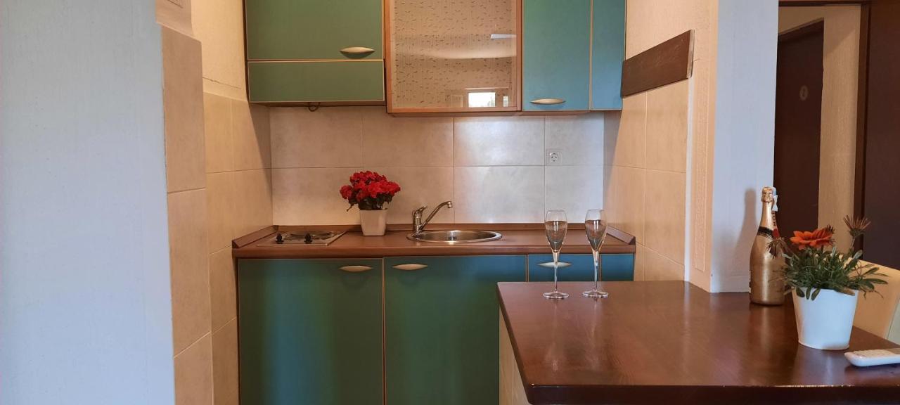 Ambassador Apartments Petrovac Ngoại thất bức ảnh