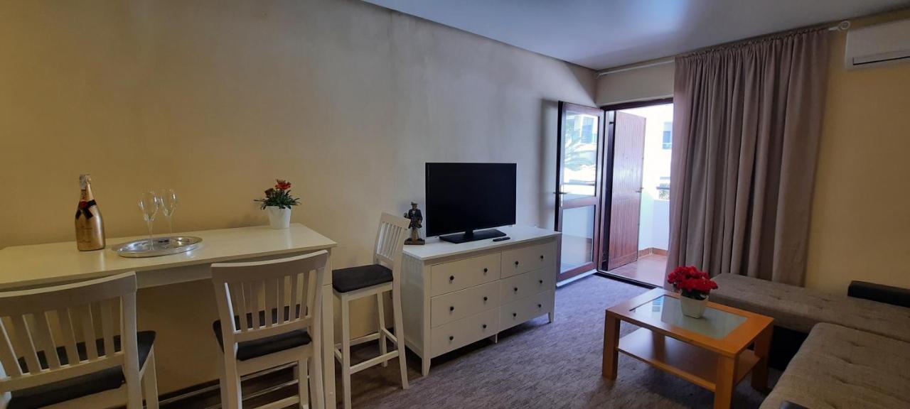 Ambassador Apartments Petrovac Ngoại thất bức ảnh
