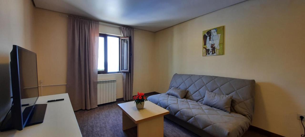 Ambassador Apartments Petrovac Ngoại thất bức ảnh