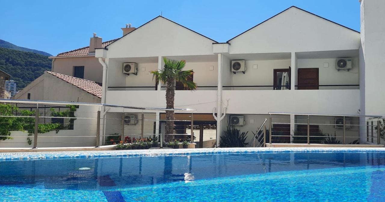 Ambassador Apartments Petrovac Ngoại thất bức ảnh