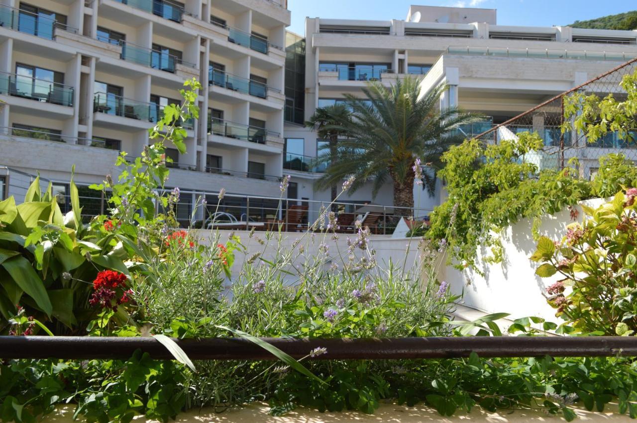 Ambassador Apartments Petrovac Ngoại thất bức ảnh