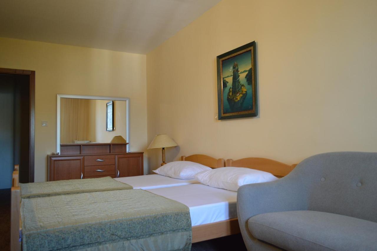 Ambassador Apartments Petrovac Ngoại thất bức ảnh